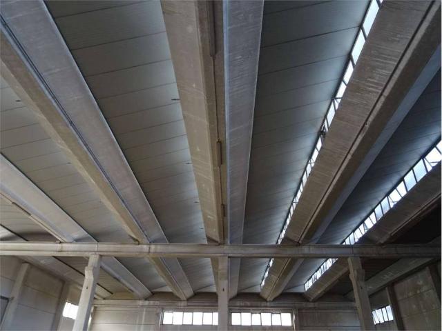 Locale Commerciale in vendita a Torrazzi, Modena