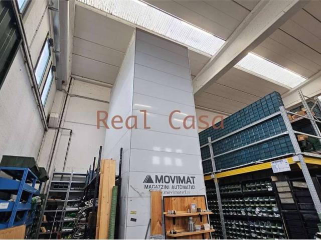 Locale Commerciale in vendita a Torrazzi, Modena