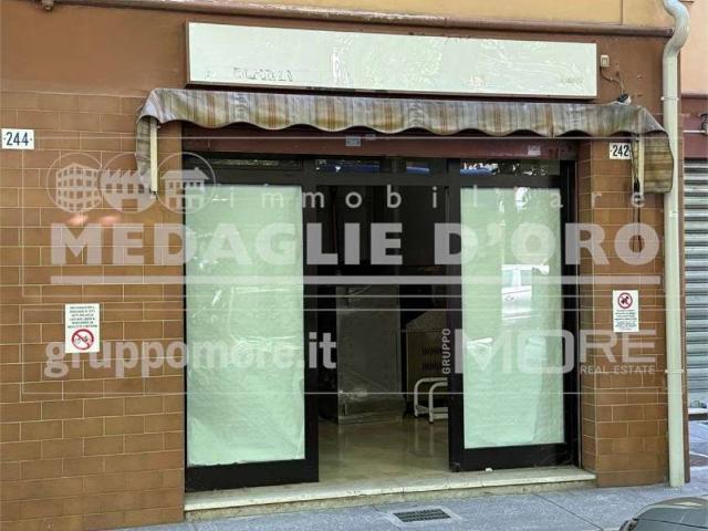 Locale Commerciale in vendita a Crocetta-San Lazzaro-Modena Est, Modena