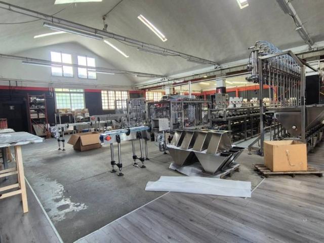 Locale Commerciale in vendita a San Faustino-Madonnina-Quattroville, Modena