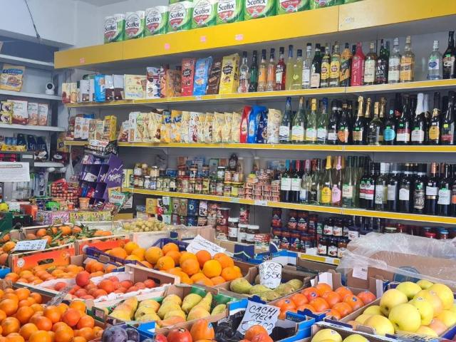 Locale Commerciale in vendita a Crocetta-San Lazzaro-Modena Est, Modena