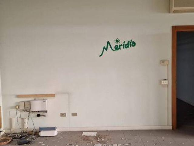 Locale Commerciale in vendita a Crocetta-San Lazzaro-Modena Est, Modena