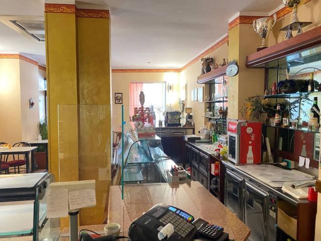 Locale Commerciale in vendita a Modica Alta, Marina Di Modica