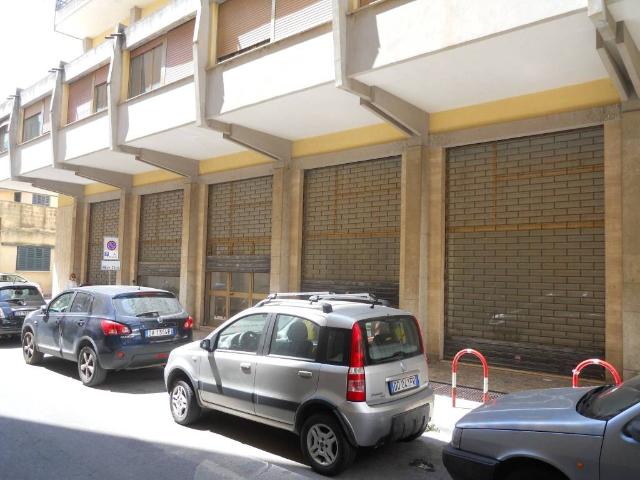 Locale Commerciale in vendita a Modica Alta, Marina Di Modica