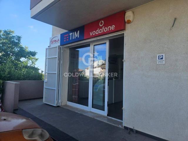 Locale Commerciale in vendita a Modica, Sacro Cuore