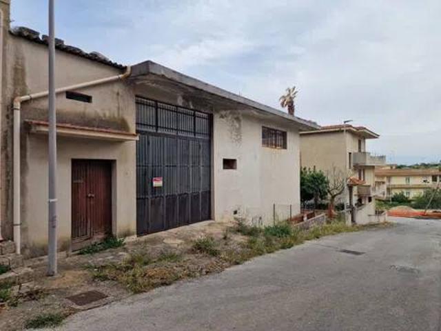 Locale Commerciale in vendita a Marina Di Modica, Sicilia