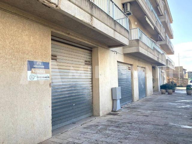 Locale Commerciale in vendita a Modica Alta, Marina Di Modica