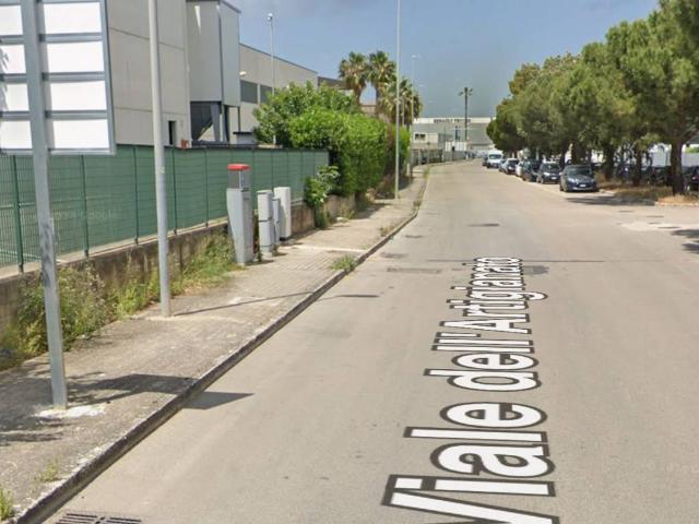 Locale Commerciale in vendita a Modugno, Bari