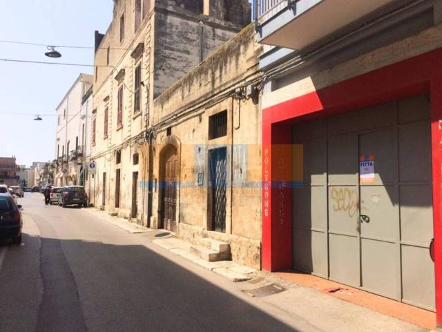 Locale Commerciale in vendita a Modugno, Bari