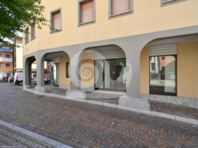 Locale Commerciale in vendita a Moggio Udinese, Friuli-Venezia Giulia