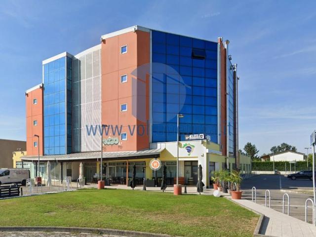 Locale Commerciale in vendita a Olme, Mogliano Veneto
