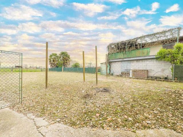 Locale Commerciale in vendita a Campocroce, Mogliano Veneto