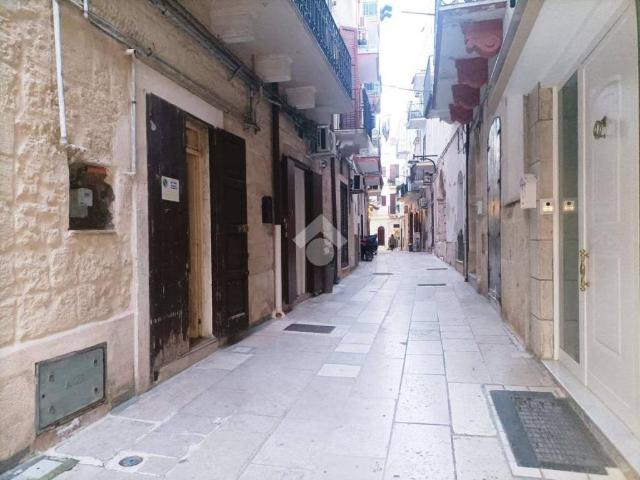 Locale Commerciale in vendita a Puglia, Bari