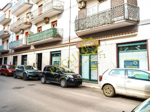 Locale Commerciale in vendita a Puglia, Bari