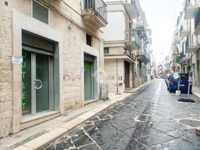 Locale Commerciale in vendita a Mola di Bari, Bari