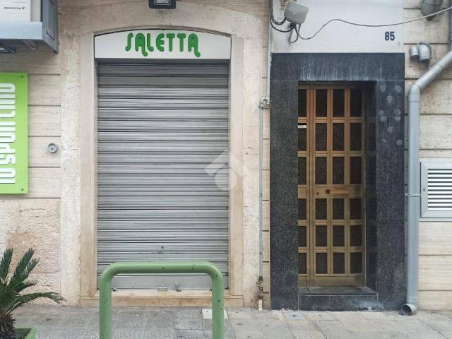 Locale Commerciale in vendita a Puglia, Bari