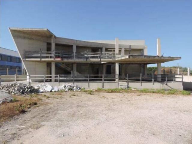 Locale Commerciale in vendita a Mola di Bari, Bari