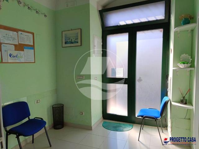 Locale Commerciale in vendita a Puglia, Bari
