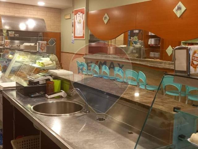 Locale Commerciale in vendita a Villaggio Belgiovine, Puglia