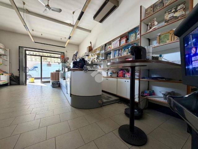 Locale Commerciale in vendita a Piemonte, Alessandria