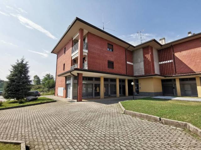 Locale Commerciale in vendita a Molteno, Lombardia
