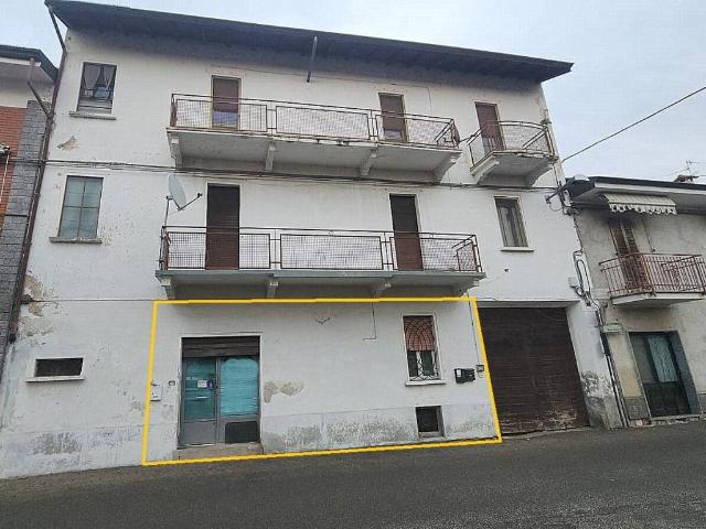 Locale Commerciale in vendita a Piemonte, Novara