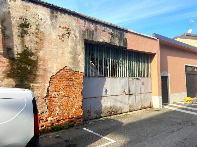 Locale Commerciale in vendita a Piemonte, Novara