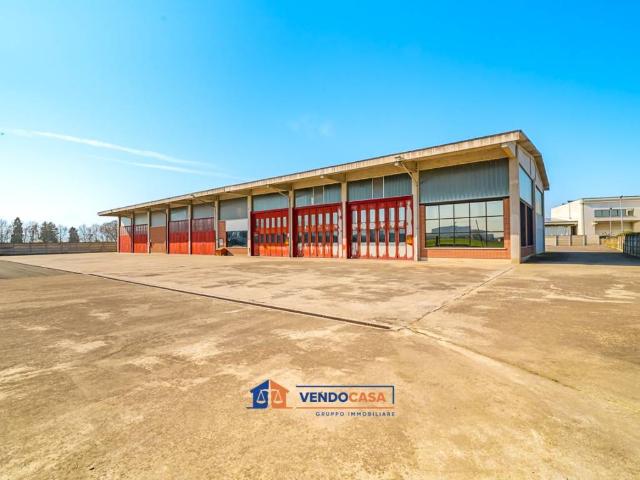 Locale Commerciale in vendita a Piemonte, Cuneo