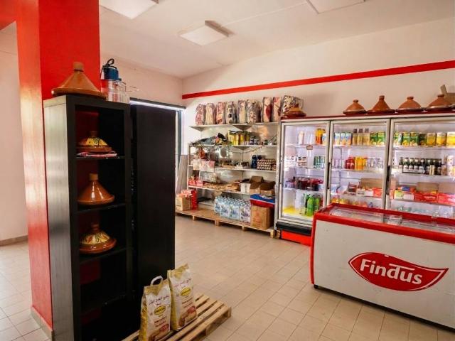 Locale Commerciale in vendita a Borgo San Pietro, Moncalieri
