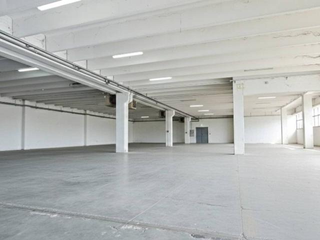 Locale Commerciale in vendita a Piemonte, Torino