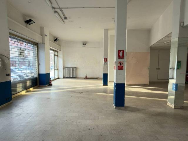Locale Commerciale in vendita a Piemonte, Torino
