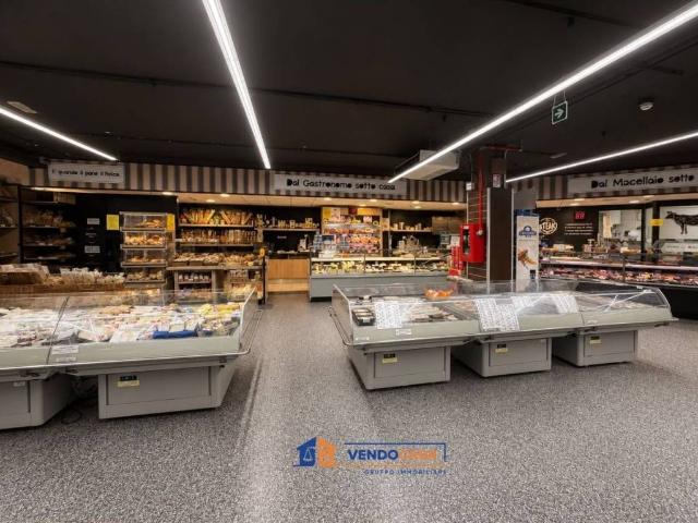 Locale Commerciale in vendita a Piemonte, Torino