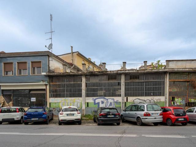 Locale Commerciale in vendita a Piemonte, Torino