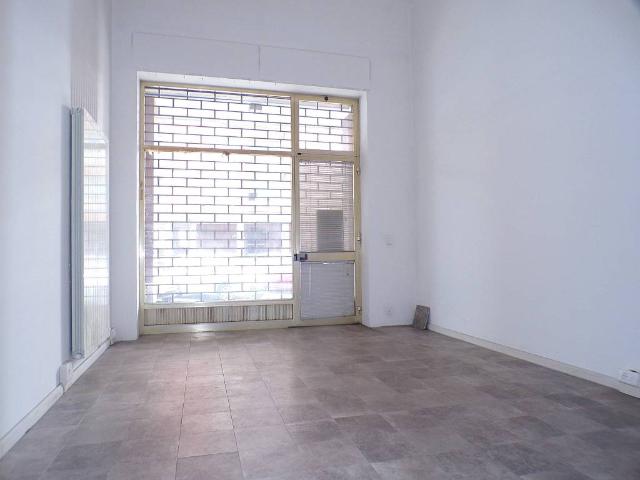 Locale Commerciale in vendita a Borgo San Pietro, Moncalieri