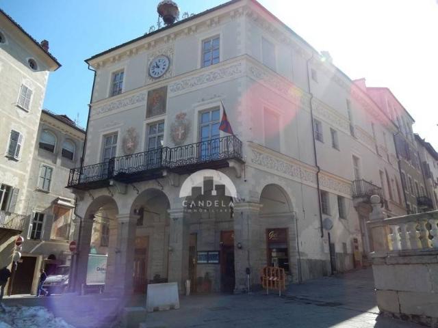 Locale Commerciale in vendita a Piazza, Piemonte