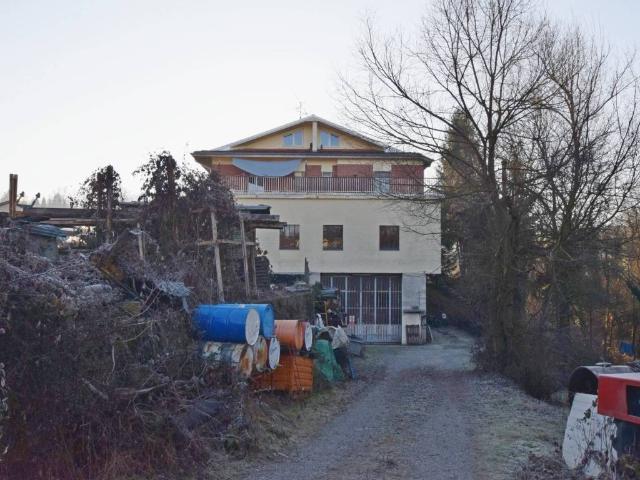 Locale Commerciale in vendita a Borgato, Piemonte