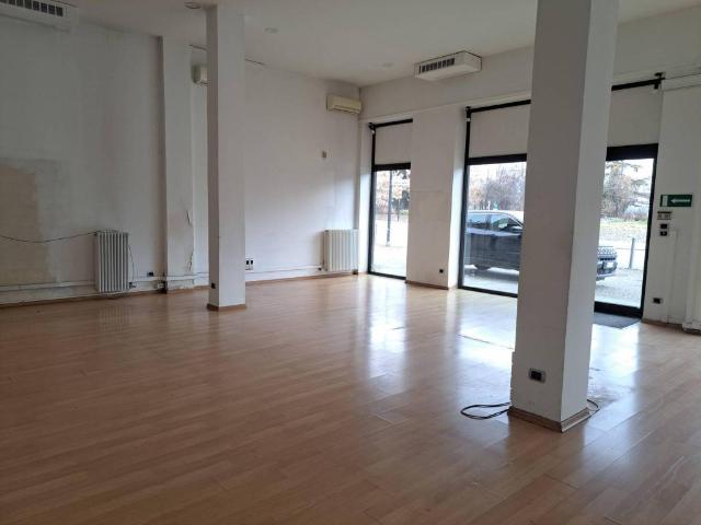 Locale Commerciale in vendita a Piemonte, Cuneo