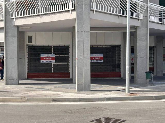 Locale Commerciale in vendita a Piemonte, Cuneo
