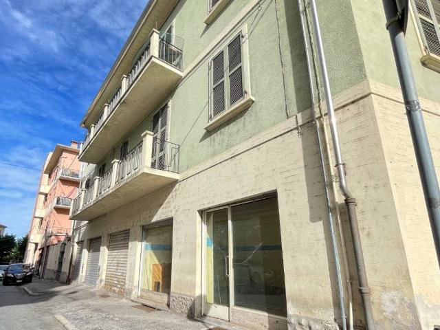 Locale Commerciale in vendita a Altipiano, Piemonte