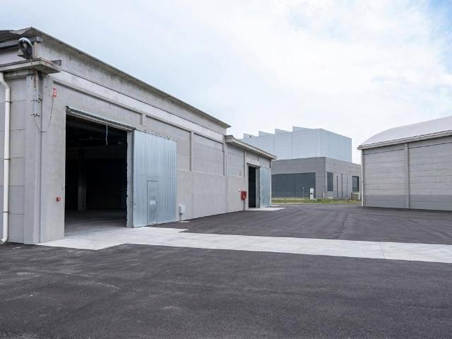 Locale Commerciale in vendita a Monfalcone, Friuli-Venezia Giulia