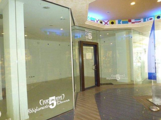 Locale Commerciale in vendita a Monfalcone, Friuli-Venezia Giulia