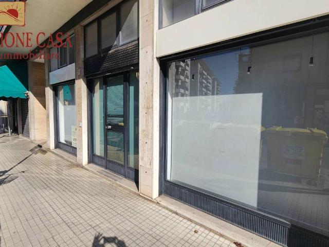 Locale Commerciale in vendita a Monfalcone, Friuli-Venezia Giulia