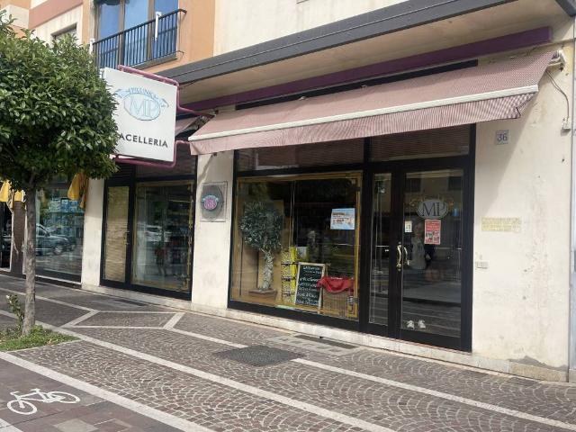 Locale Commerciale in vendita a Monfalcone, Friuli-Venezia Giulia