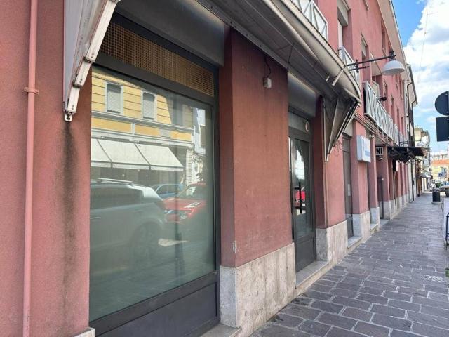 Locale Commerciale in vendita a Monfalcone, Gorizia / Gurize / Gorica