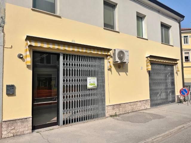 Locale Commerciale in vendita a Monfalcone, Friuli-Venezia Giulia