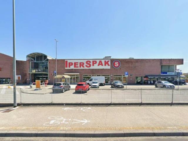 Locale Commerciale in vendita a Monfalcone, Friuli-Venezia Giulia