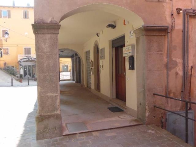 Locale Commerciale in vendita a Monghidoro, Bologna