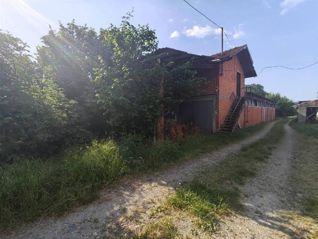 Locale Commerciale in vendita a Piemonte, Biella