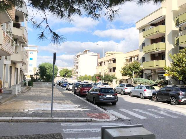 Locale Commerciale in vendita a Monopoli, Bari