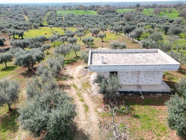 Locale Commerciale in vendita a Puglia, Bari